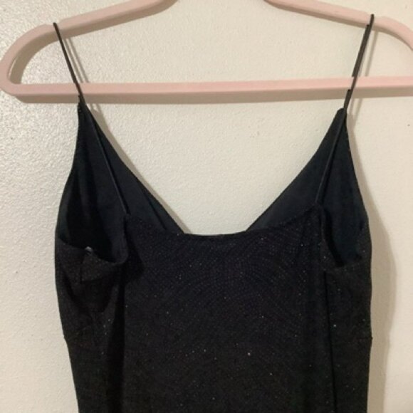 Elegant Black Sleeveless Dress - Picture 9 of 9